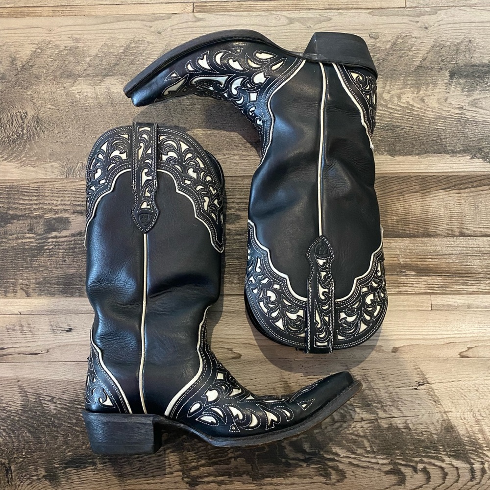 Used Women’s Ariat western boots